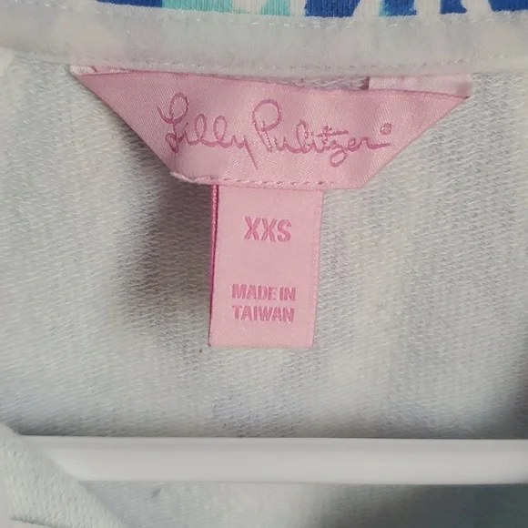 Lilly Pulitzer Pineapple Print Top in Women's EUC - Picture 5 of 6